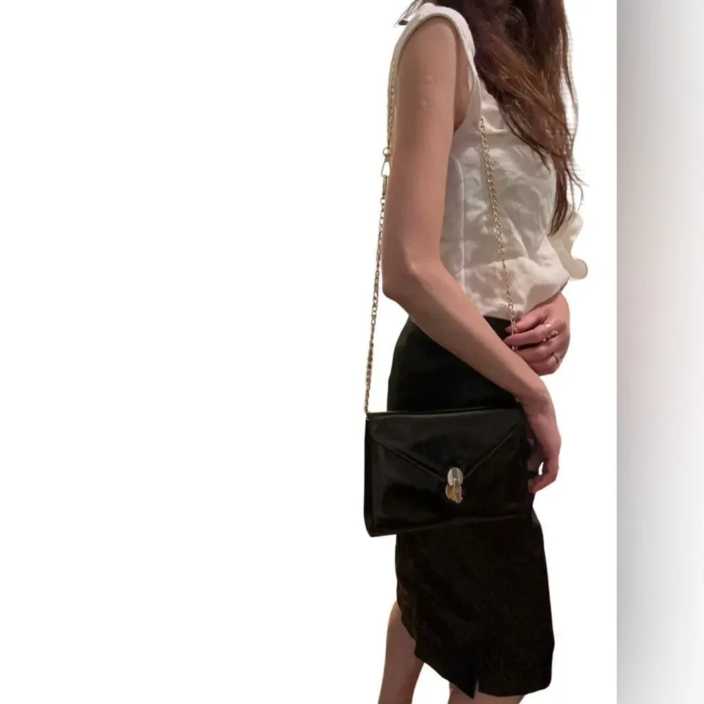 Black and Gold Crossbody Bag with Skull Clasp - Picture 10 of 11